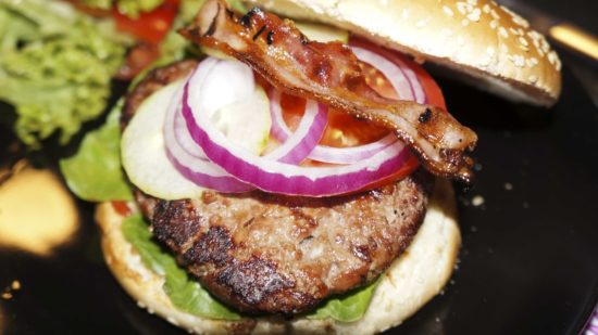 Burger Rezept: Saftige Hamburger einfach selbstgemacht